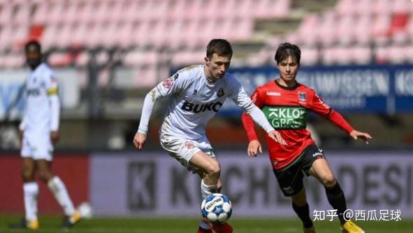 在现代足球