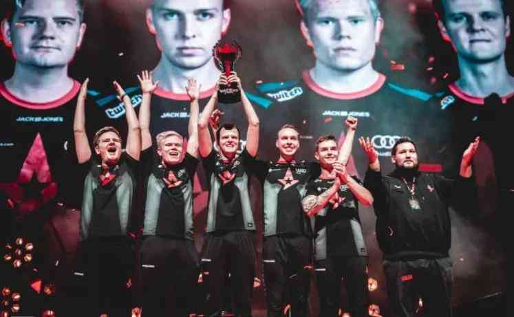 一直以压倒 一直以压倒